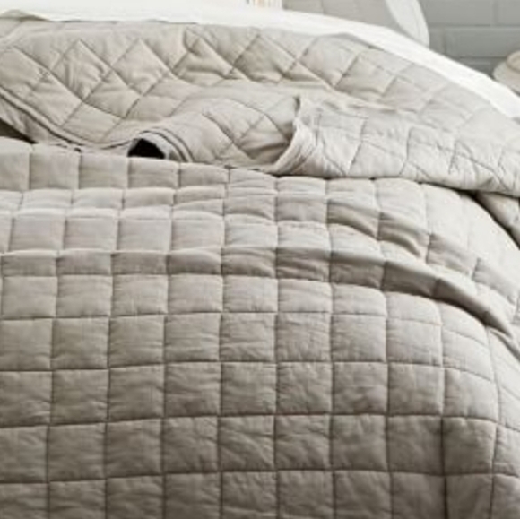 West Elm Belgian Flax Linen Frayed Edge King Quilt Platinum Gray - Picture 12 of 12